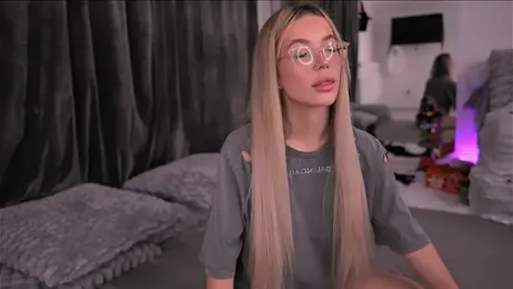 KylieJoyce webcam model stream image