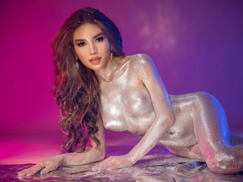 HeartGarcia webcam model stream image