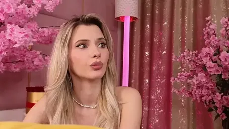 Elliblue webcam stripchat model stream image