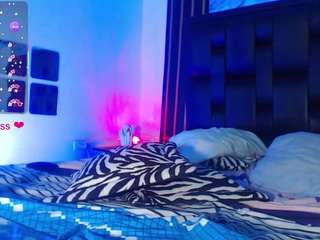 khloesmalls webcam model stream image