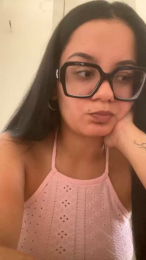 Madlen_ webcam model stream image