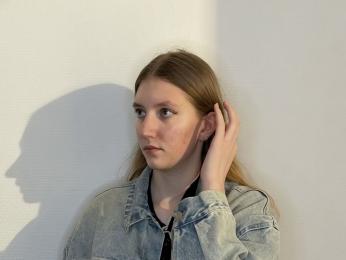 AmiEllert webcam model stream image