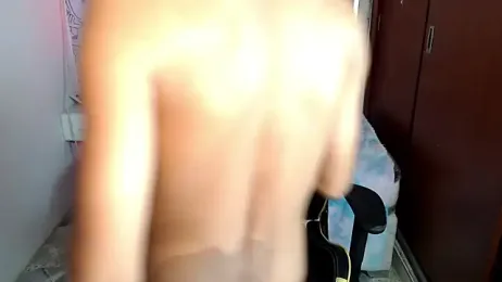 yiisu_ webcam model stream image