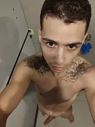 Darwim_ webcam model stream image