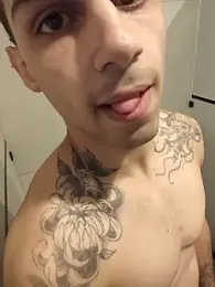 Darwim_ webcam model stream image