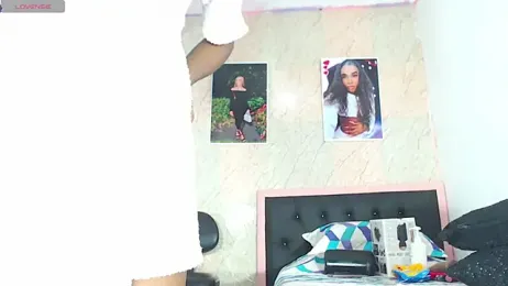 k_stormi_ webcam model stream image