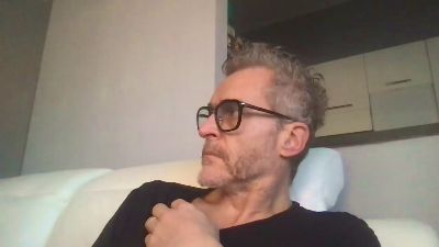 Axl_hot webcam cam4 model stream image