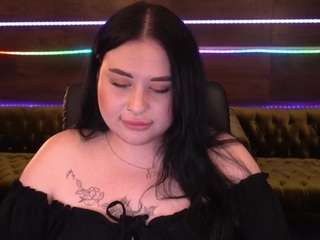 serahmirabeli webcam model stream image