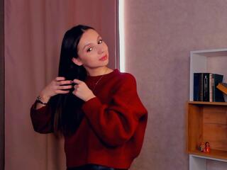 Yoshie Alpis webcam model stream image