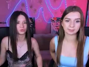 bloom_night webcam model stream image