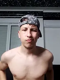 Bigi_ webcam model stream image