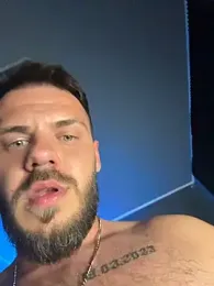 CLOUDYJULIUS webcam model stream image