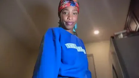 Cum2Charm webcam model stream image