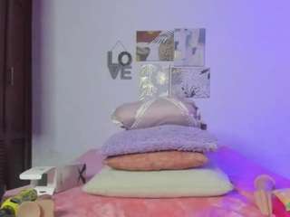 alana-111 webcam model stream image