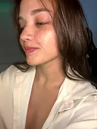 MisFrekcles_ webcam model stream image