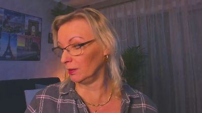 VanessaLUX webcam model stream image