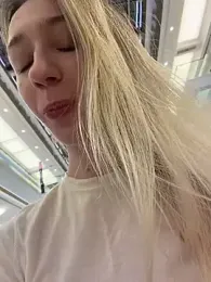 Lia__Love webcam model stream image