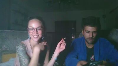 Quenomirees webcam model stream image