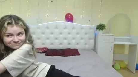 TinaRedly webcam model stream image