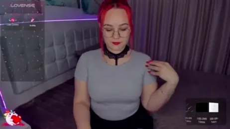 EsterLogan webcam model stream image