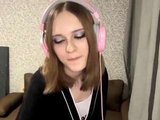 kirstiegair webcam model stream image