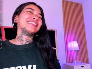 celeeste-18 webcam model stream image