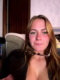 selenaluvv webcam model stream image