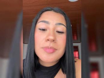 Evelyn- webcam bongacams model stream image