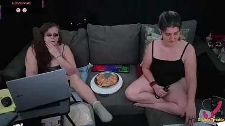 Bella_and_Marie webcam model stream image