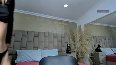 MadisonSky_ webcam model stream image