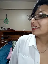 Lucy_jhack webcam model stream image