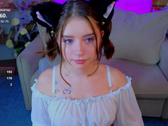 AmeliaShine1 webcam model stream image