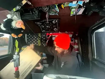 XMeF10 webcam stripchat model stream image