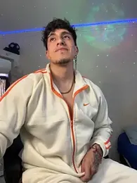 strongboy_ webcam model stream image