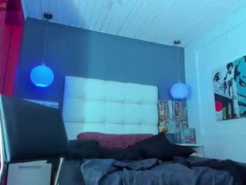 yiyo10_ webcam model stream image