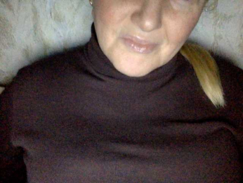 BlondyVio webcam model stream image