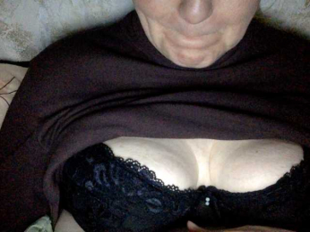 BlondyVio webcam model stream image