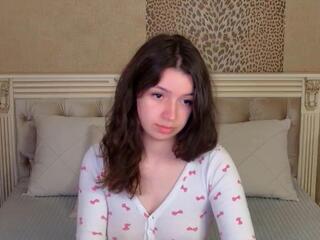 Emmie Wren webcam model stream image