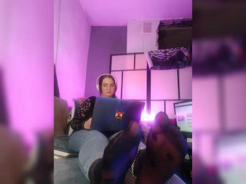 monikanylon webcam model stream image