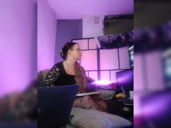 monikanylon webcam model stream image