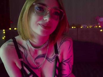 LinaVelle webcam model stream image