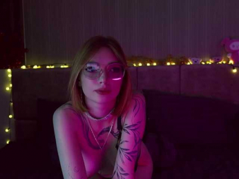 LinaVelle webcam model stream image