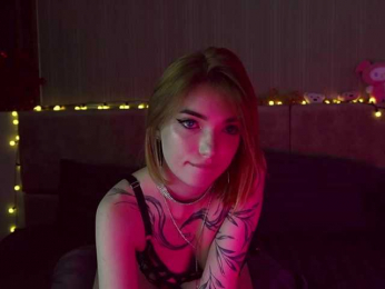 LinaVelle webcam model stream image