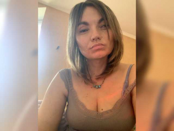 Ella-Pearlie webcam model stream image