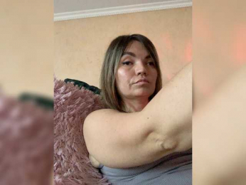 Ella-Pearlie webcam model stream image