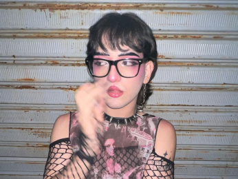 MelodyBons webcam model stream image