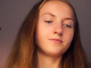 Moira Farro webcam model stream image