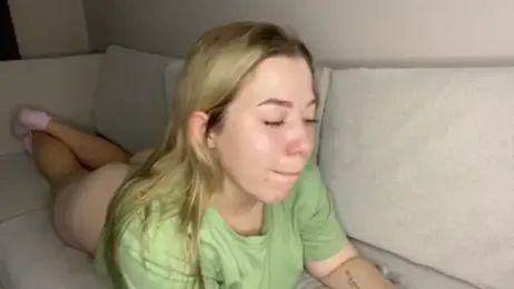 Embersweetbunny webcam model stream image