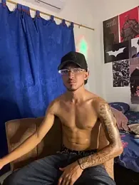 Kriss_Edwards webcam stripchat model stream image