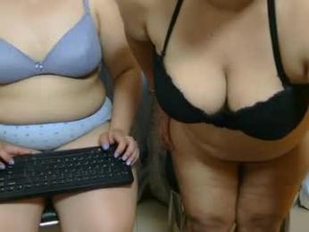 lesbian_cpl_threesome webcam model stream image